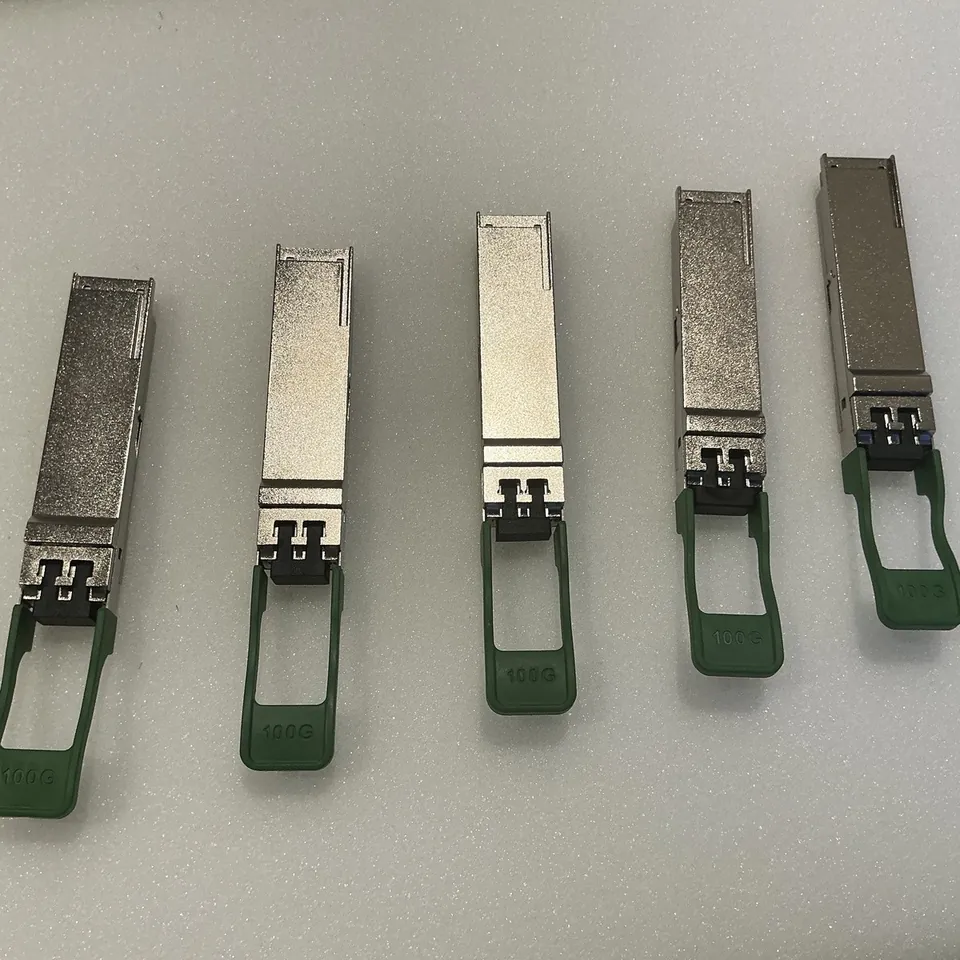 Innolight TR-FC13T-NFB 100G QSFP28 LR4 CWDM4 1310nm 2km SMF Transceiver, photograph 1 of 2