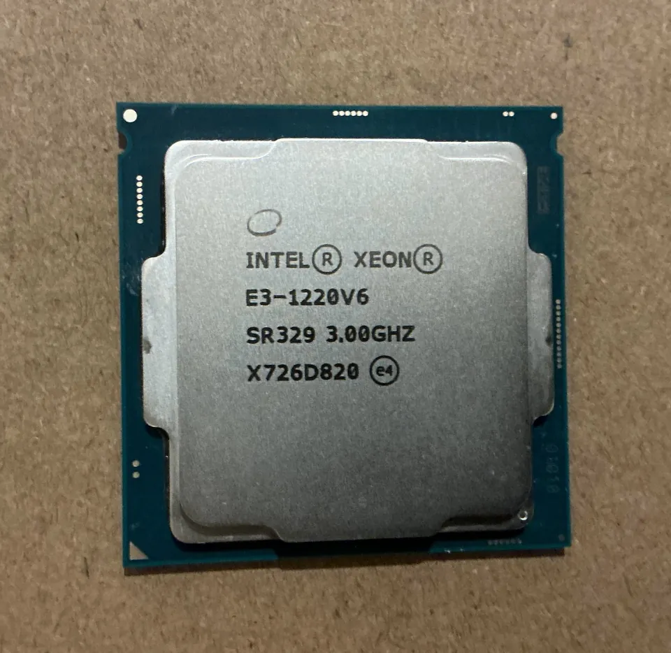 Intel Xeon E3-1220 v6 3.00GHz LGA1151 Quad-Core Server CPU SR329 — Tested, photograph 1 of 2
